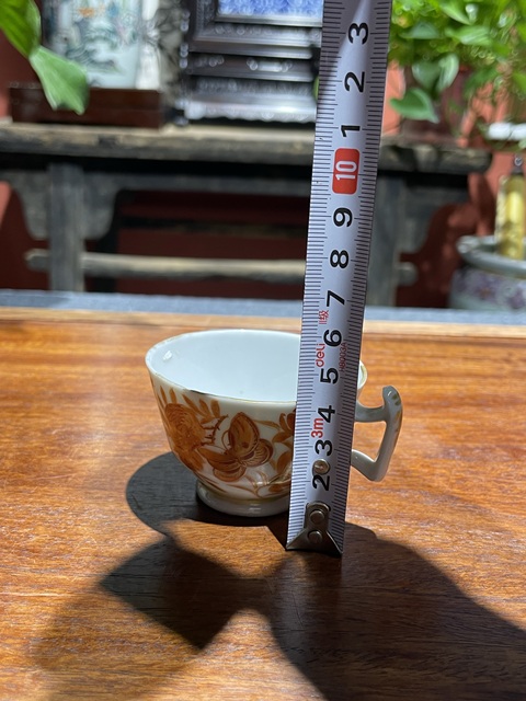 古玩陶瓷清代咸豐礬紅描金花鳥紋杯真品鑒賞圖