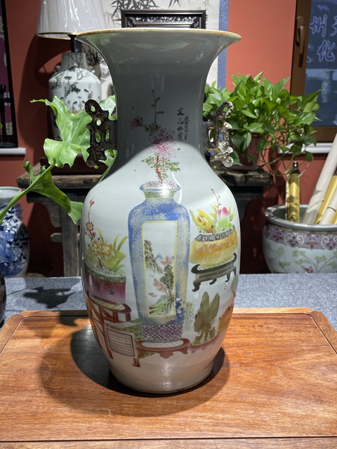 古玩陶瓷民國粉彩博古紋賞瓶真品鑒賞圖