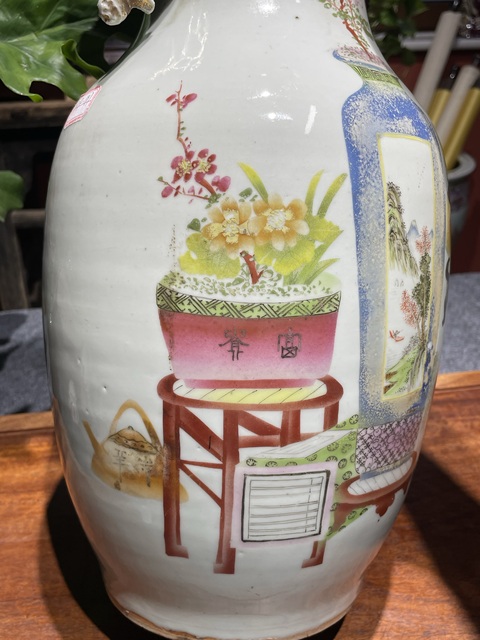 古玩陶瓷民國粉彩博古紋賞瓶真品鑒賞圖