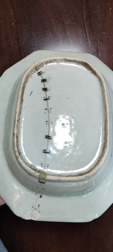 古玩陶瓷樓臺亭閣山水紋青花盤真品鑒賞圖