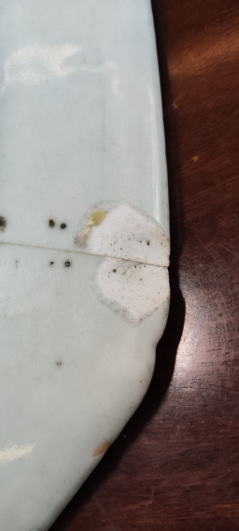 古玩陶瓷樓臺亭閣山水紋青花盤真品鑒賞圖