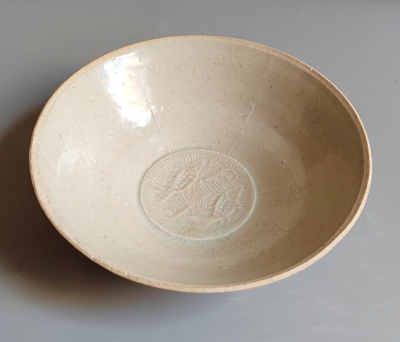 古玩陶瓷宋代湖田窯青白釉雙魚紋出筋碗拍賣，當(dāng)前價(jià)格304元