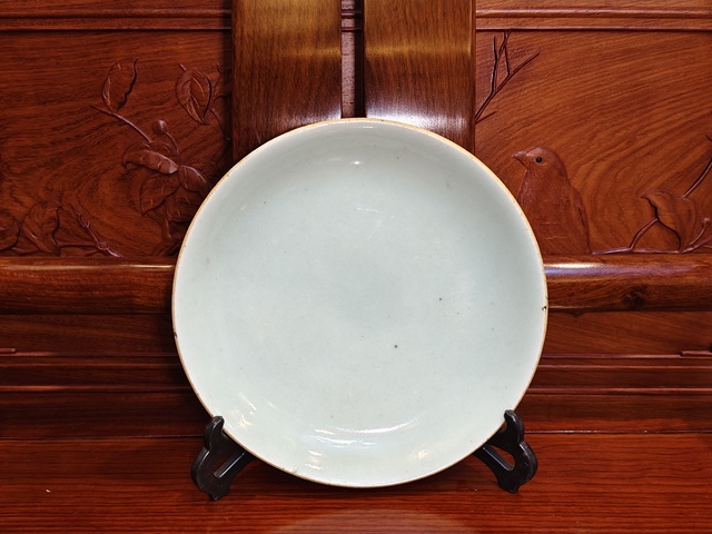 古玩陶瓷清嘉慶?豆青釉盤拍賣，當(dāng)前價格368元