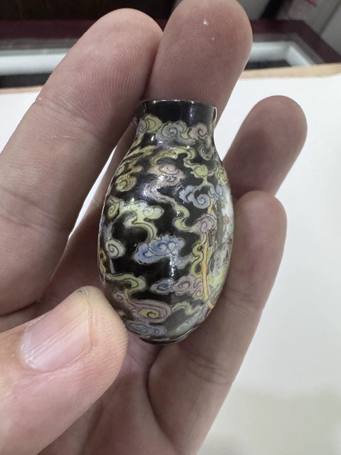 古玩陶瓷料器畫琺瑯鼻煙壺真品鑒賞圖