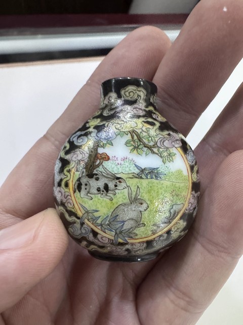 古玩陶瓷料器畫琺瑯鼻煙壺真品鑒賞圖