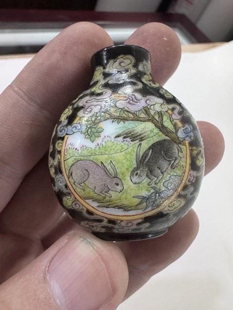 古玩陶瓷料器畫琺瑯鼻煙壺真品鑒賞圖