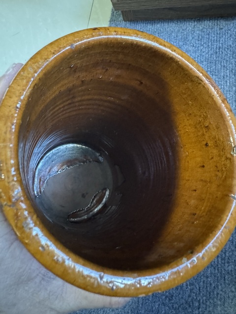 古玩陶瓷瑞獸紋黃釉筆筒真品鑒賞圖