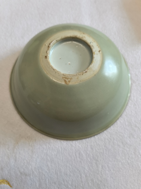 古玩陶瓷外翠青內青花人物故事紋盤真品鑒賞圖