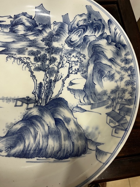 古玩陶瓷雙圈足山水紋青花盤真品鑒賞圖