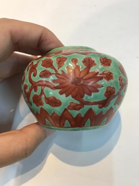 古玩陶瓷花卉紋水盂真品鑒賞圖
