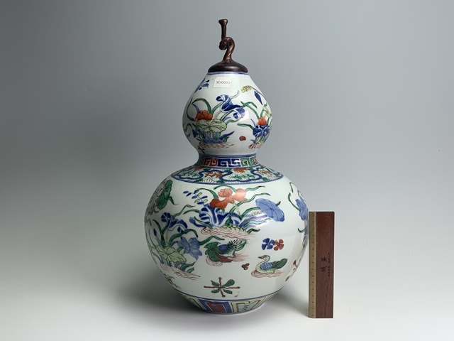 古玩陶瓷清晚期·青花加彩蓮池鴛鴦紋葫蘆瓶拍賣，當(dāng)前價(jià)格5152元