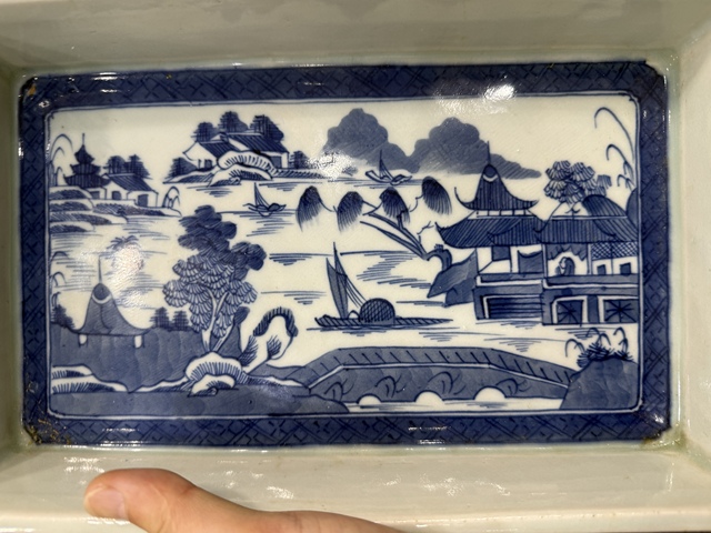 古玩陶瓷青花山水人物紋四方折沿盤拍賣,當前價格4300元