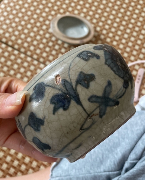 古玩陶瓷青花花卉紋蓋罐真品鑒賞圖