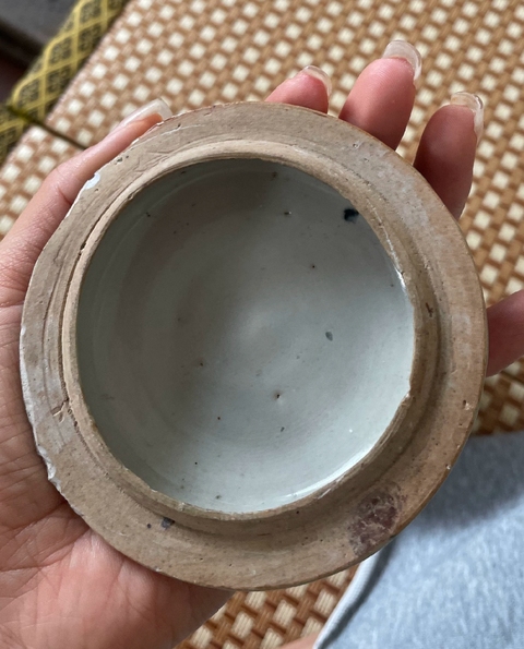 古玩陶瓷青花花卉紋蓋罐真品鑒賞圖