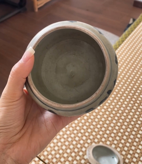 古玩陶瓷青花花卉紋蓋罐真品鑒賞圖