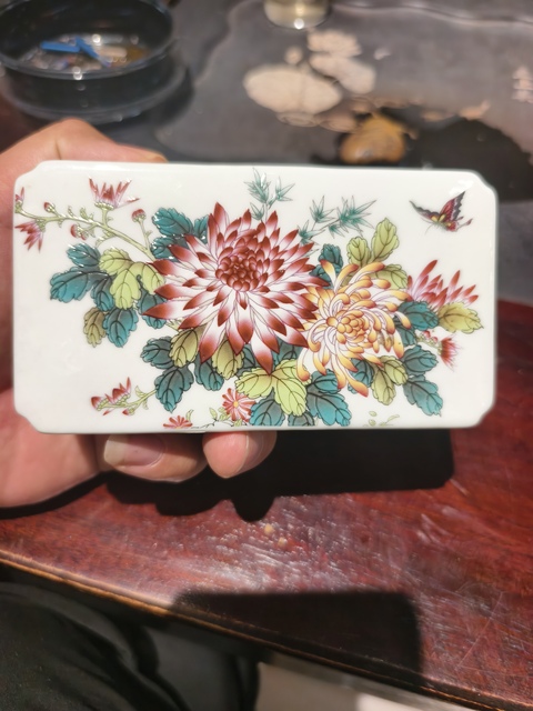 古玩陶瓷粉彩花卉紋鎮(zhèn)紙拍賣,當(dāng)前價格688元