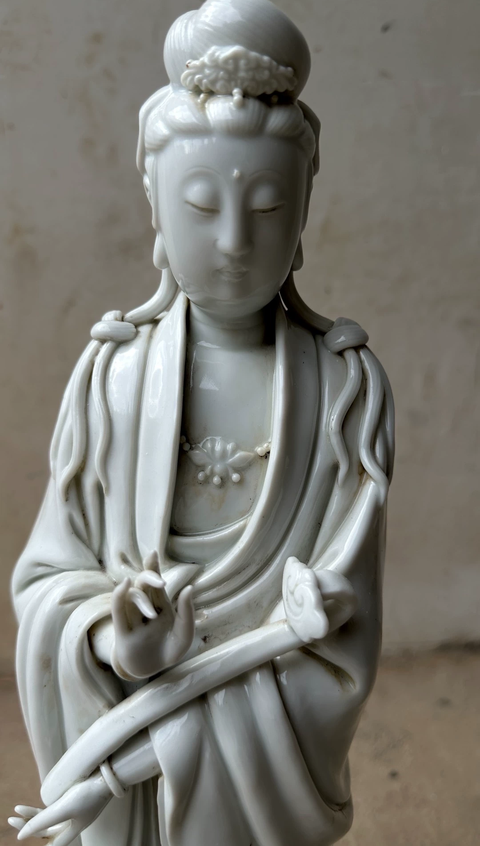 古玩陶瓷德化白瓷觀音菩薩造像真品鑒賞圖