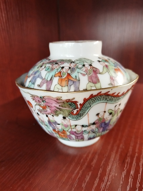 古玩陶瓷粉彩百子鬧春圖蓋碗真品鑒賞圖