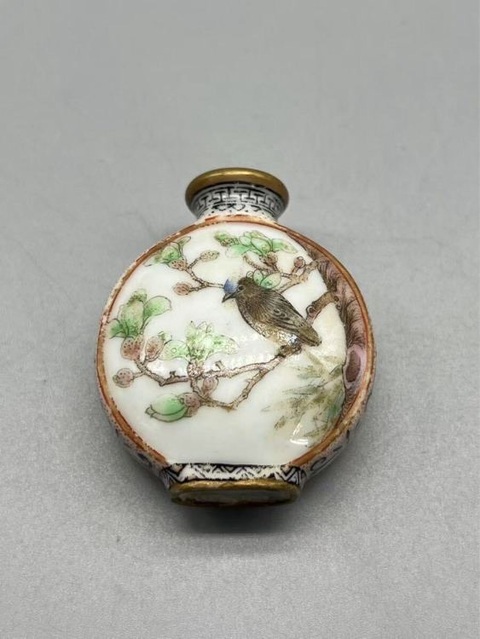 古玩陶瓷粉彩鼻煙壺真品鑒賞圖