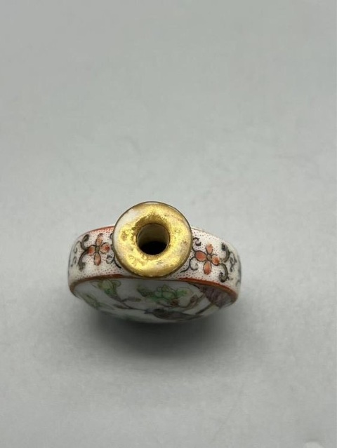 古玩陶瓷粉彩鼻煙壺真品鑒賞圖