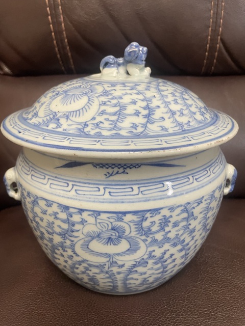 古玩陶瓷纏枝花卉紋青花四系粥罐真品鑒賞圖