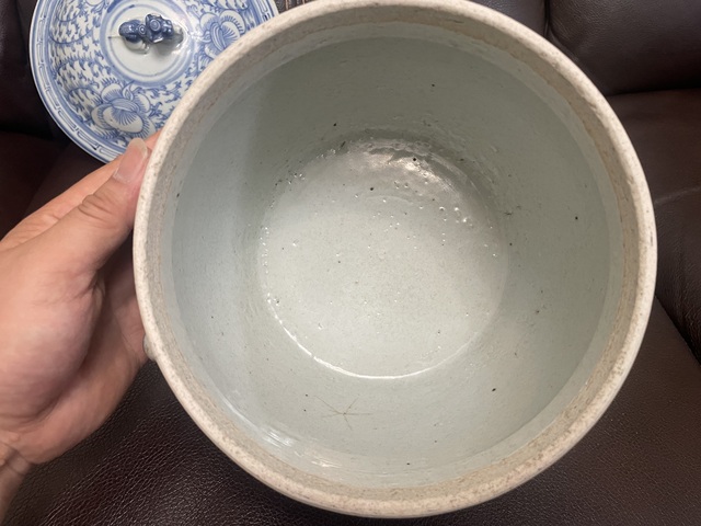 古玩陶瓷纏枝花卉紋青花四系粥罐真品鑒賞圖
