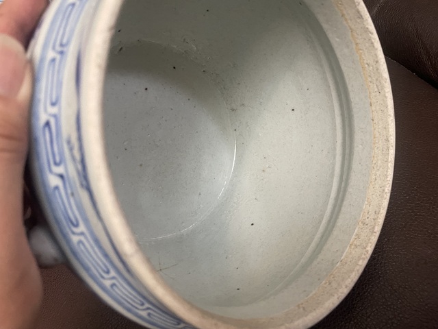 古玩陶瓷纏枝花卉紋青花四系粥罐真品鑒賞圖