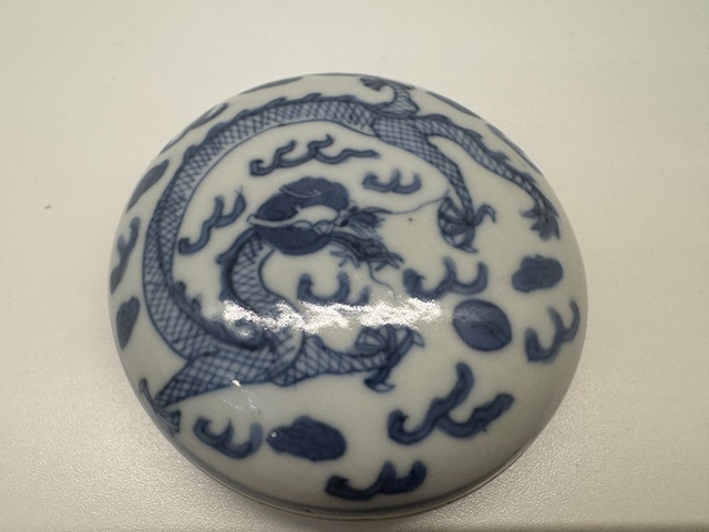 古玩陶瓷民國 青花云龍紋印泥盒拍賣,當前價格2680元