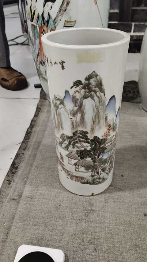 古玩陶瓷淺絳彩山水人物紋帽筒真品鑒賞圖
