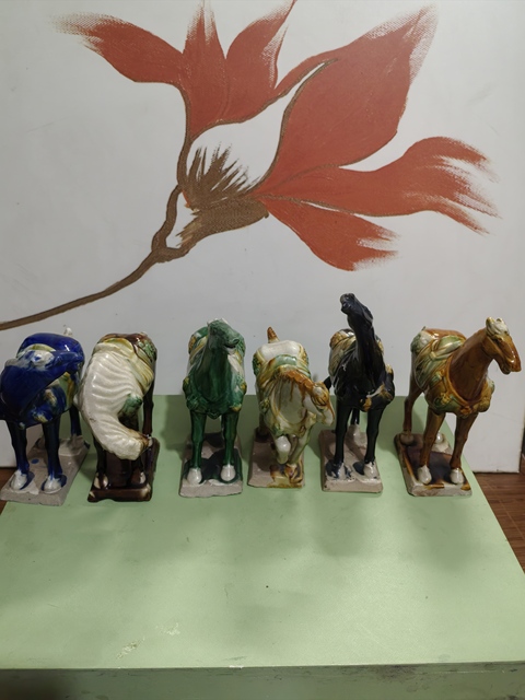 古玩陶瓷三彩馬俑真品鑒賞圖