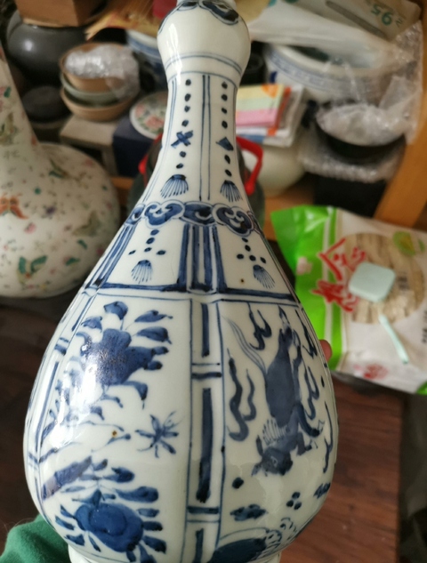 古玩陶瓷青花海馬紋蒜頭瓶,模糊,偏老真品鑒賞圖