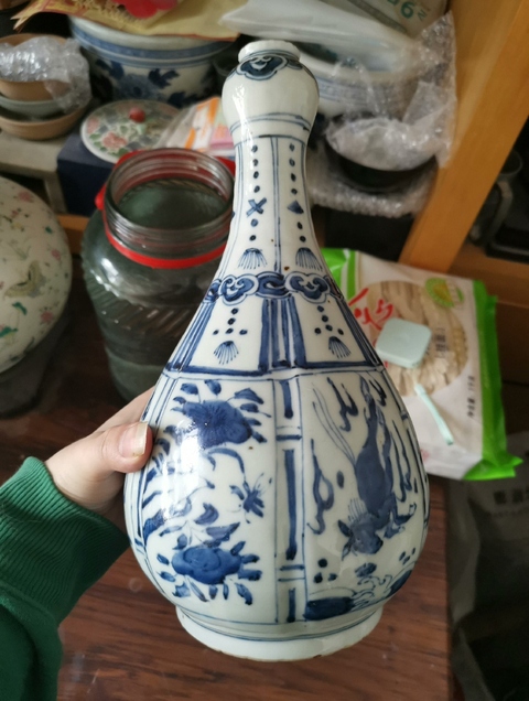 古玩陶瓷青花海馬紋蒜頭瓶,模糊,偏老真品鑒賞圖