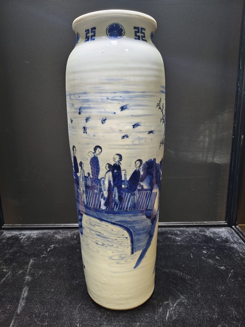 古玩陶瓷明末清初青花人物紋筒瓶真品鑒賞圖
