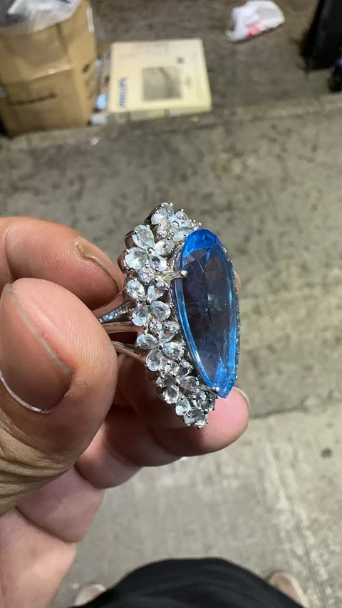 古玩玉器海藍(lán)寶石戒指真品鑒賞圖