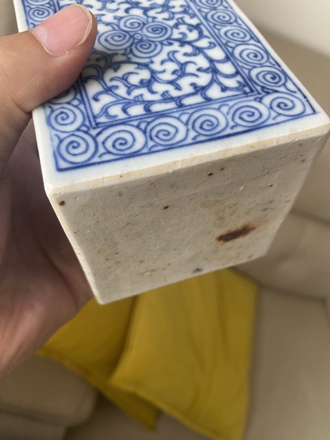 古玩陶瓷淡描青花纏枝蓮紋茶葉罐真品鑒賞圖