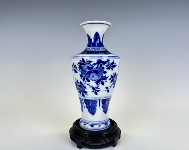 古玩陶瓷清乾隆·青花三多紋觀音瓶拍賣，當(dāng)前價格4704元
