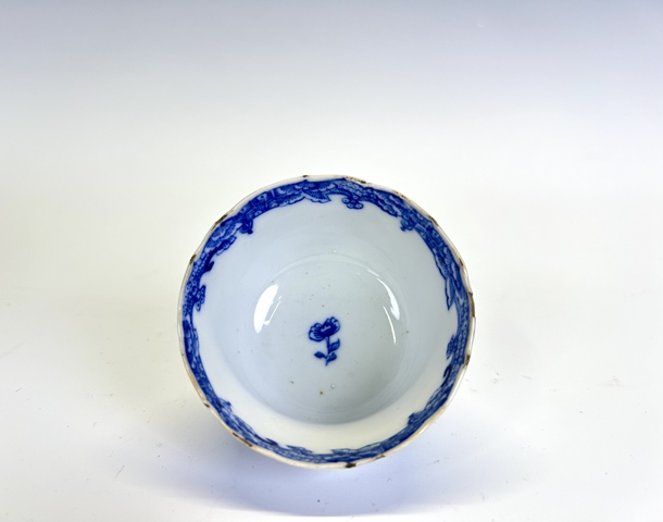 古玩陶瓷清乾隆·青花粉彩人物開窗故事口徑杯拍賣，當(dāng)前價格990元