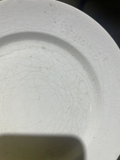 古玩陶瓷清中期白釉煨瓷盤真品鑒賞圖