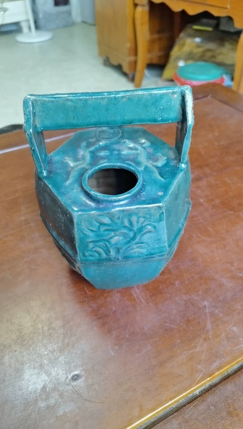 古玩陶瓷綠釉印花蝠紋提壺真品鑒賞圖
