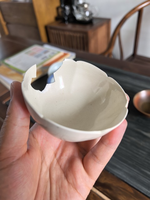 古玩陶瓷霍州窯白釉花口盞真品鑒賞圖