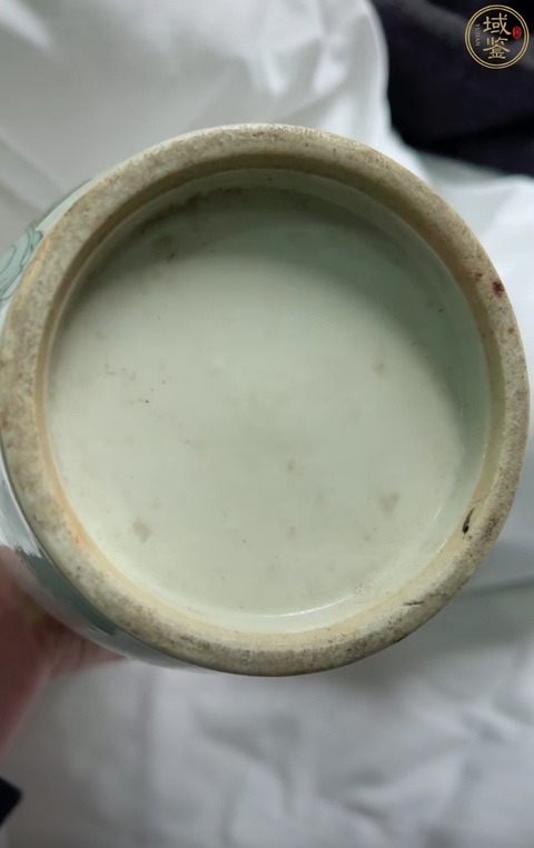 古玩陶瓷人物紋新粉彩瓶真品鑒賞圖