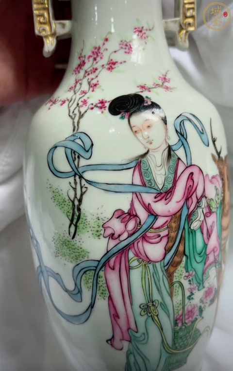 古玩陶瓷人物紋新粉彩瓶真品鑒賞圖