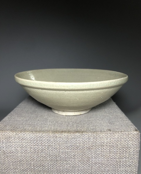 古玩陶瓷唇口圈足碗真品鑒賞圖