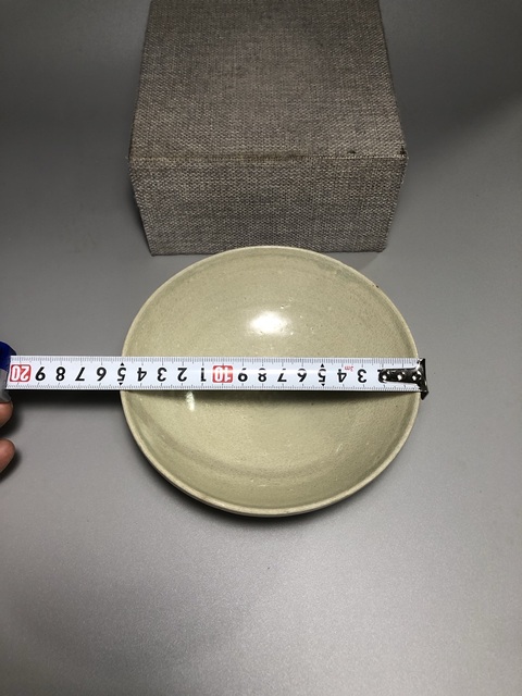 古玩陶瓷唇口圈足碗真品鑒賞圖