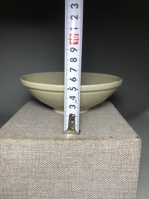 古玩陶瓷唇口圈足碗真品鑒賞圖