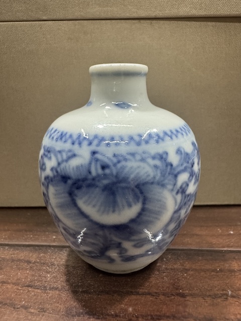 古玩陶瓷清中期 青花纏枝蓮紋小罐真品鑒賞圖
