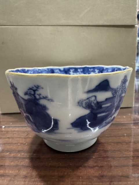 古玩陶瓷清乾隆 青花山水紋花口杯真品鑒賞圖