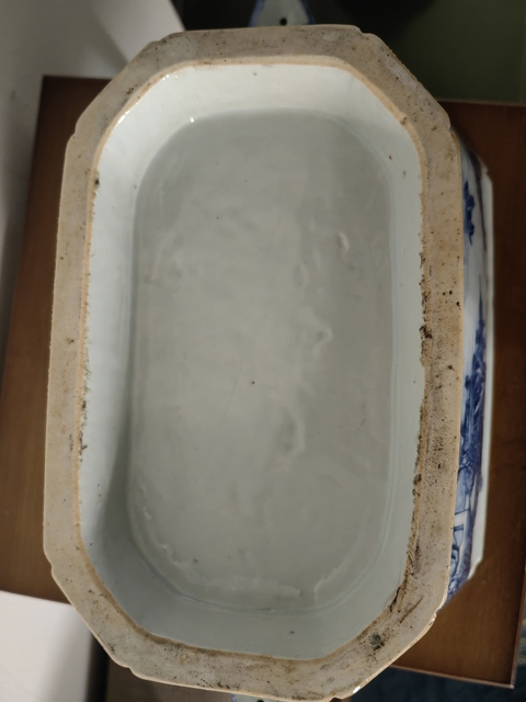 古玩陶瓷青花山水人物紋八方蓋鍋真品鑒賞圖