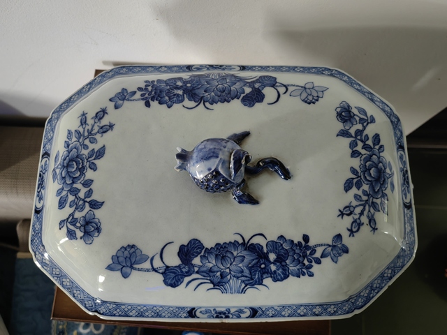 古玩陶瓷青花山水人物紋八方蓋鍋真品鑒賞圖