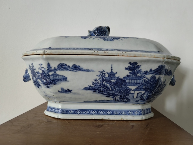古玩陶瓷青花山水人物紋八方蓋鍋真品鑒賞圖